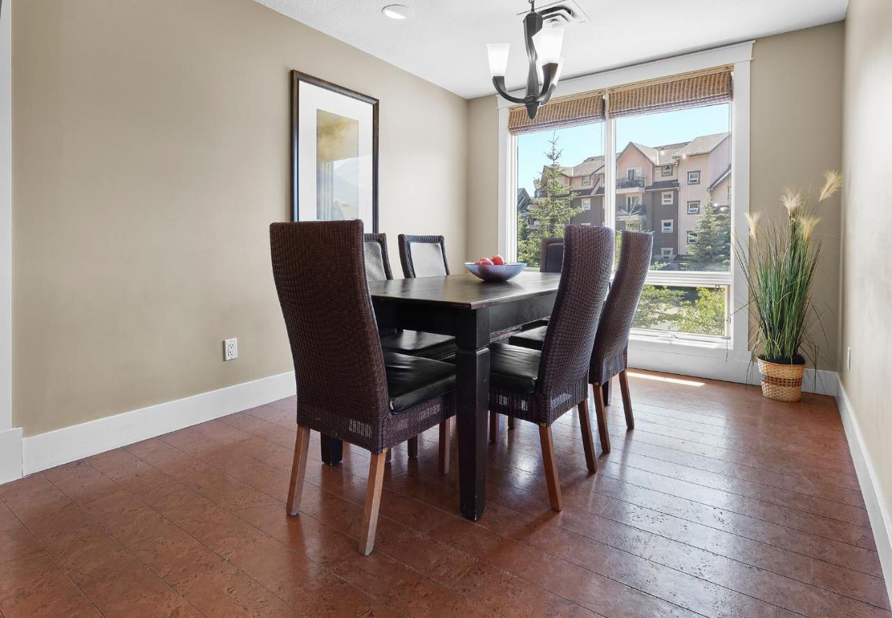 Sunset Ridge - Luxurious Corner Condo - Spectacular Mt Views With Open Pool! Canmore Dış mekan fotoğraf
