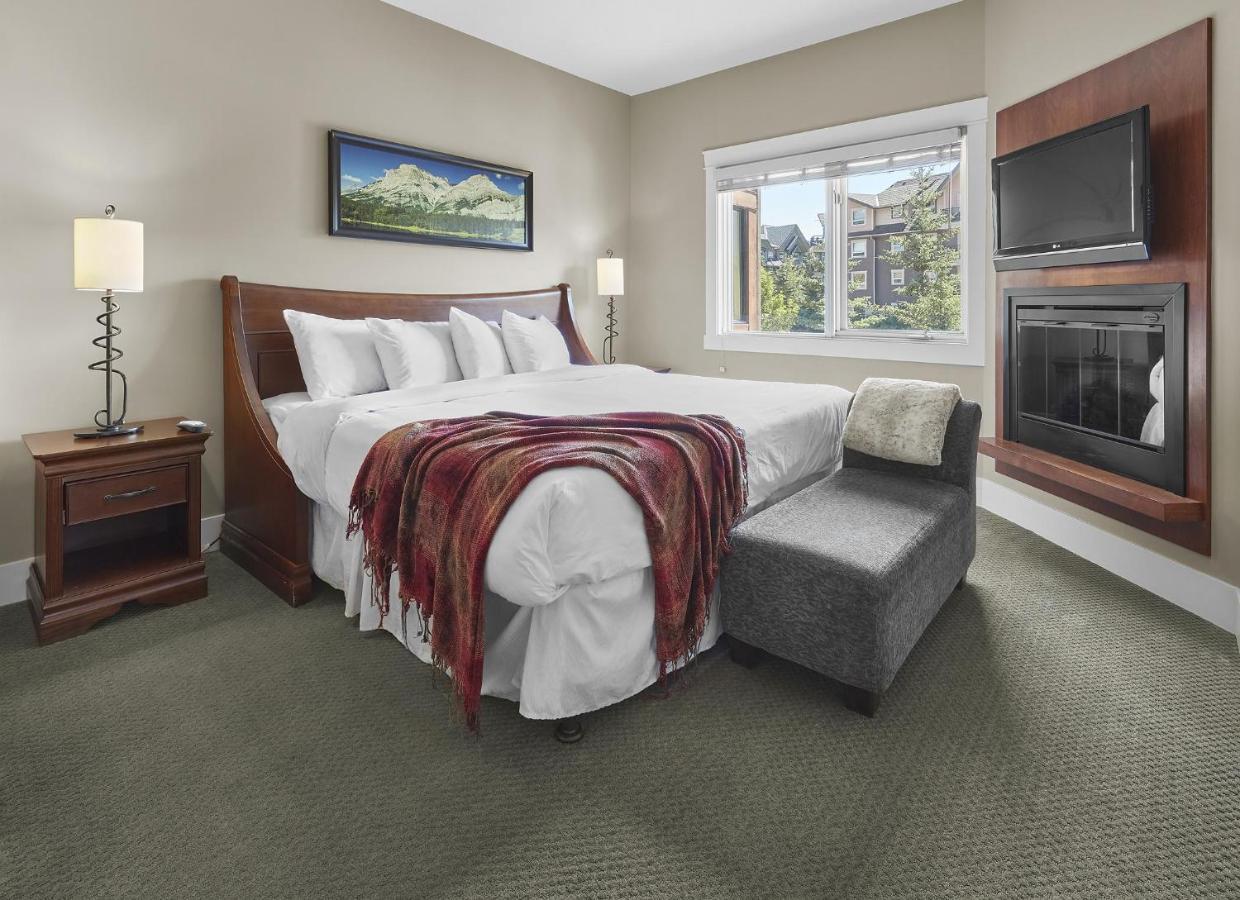 Sunset Ridge - Luxurious Corner Condo - Spectacular Mt Views With Open Pool! Canmore Dış mekan fotoğraf