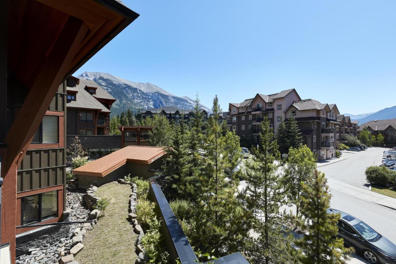 Sunset Ridge - Luxurious Corner Condo - Spectacular Mt Views With Open Pool! Canmore Dış mekan fotoğraf
