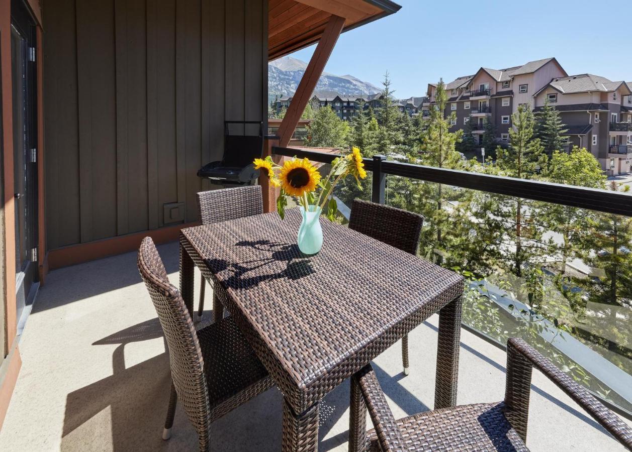 Sunset Ridge - Luxurious Corner Condo - Spectacular Mt Views With Open Pool! Canmore Dış mekan fotoğraf