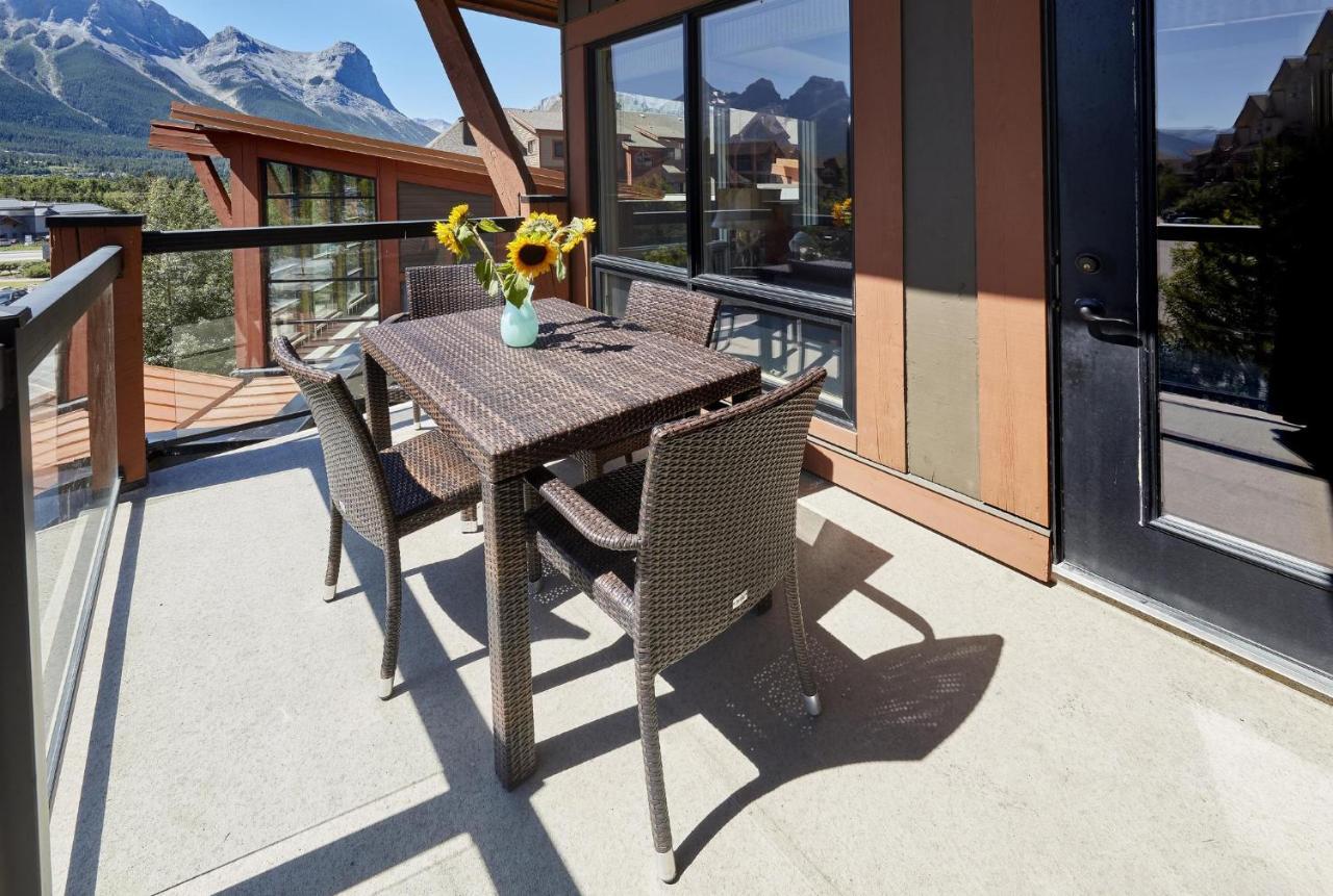 Sunset Ridge - Luxurious Corner Condo - Spectacular Mt Views With Open Pool! Canmore Dış mekan fotoğraf